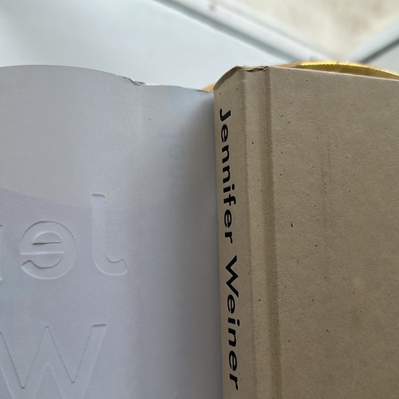 Big Summer by Jennifer Weiner - Picture 3 of 4